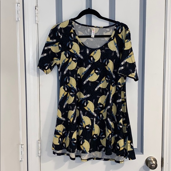Lularoe bird pattern top - Picture 1 of 4